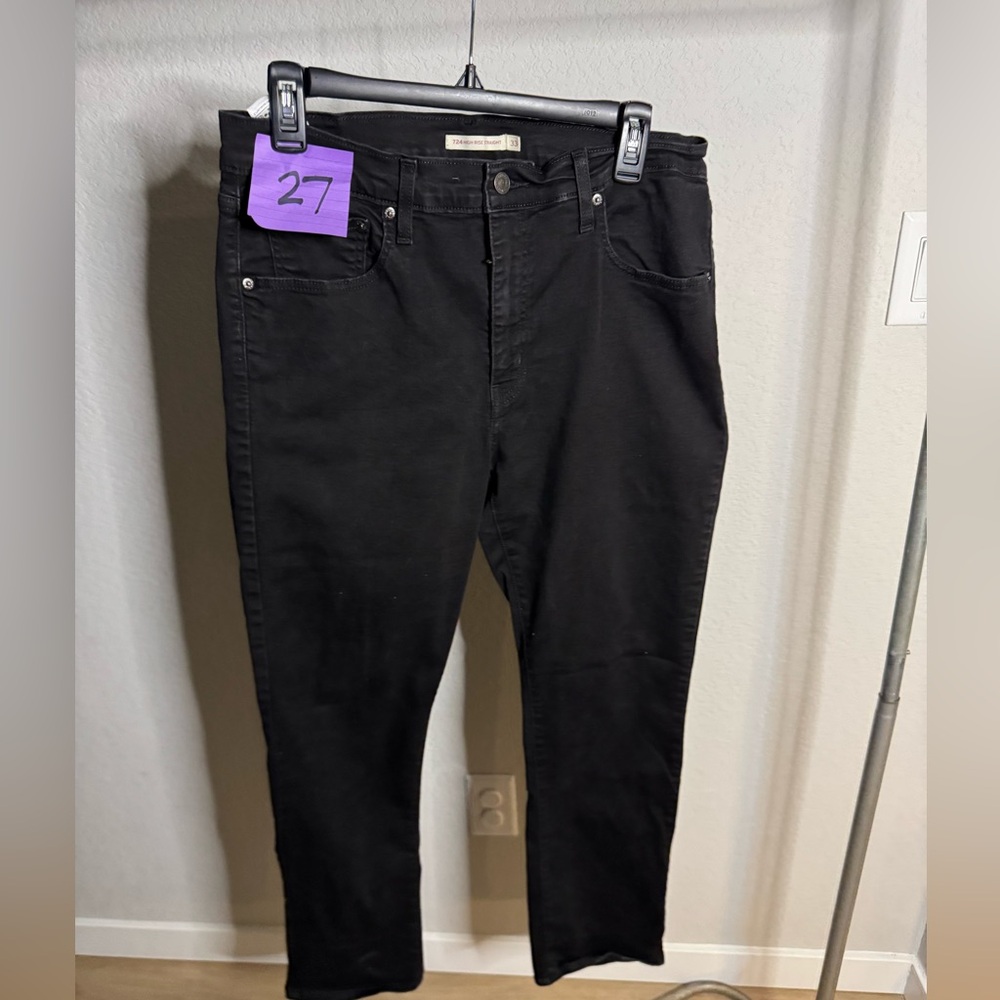 Women’s Levi’s 724 High Rise Straight Black Jeans Size 33  #27 Like New